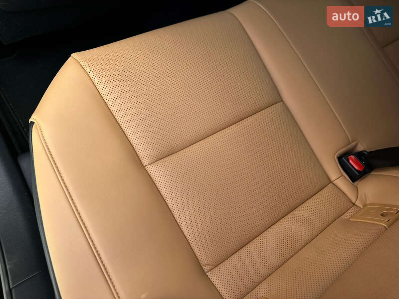 Седан Lexus ES 2024 в Киеве