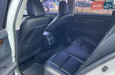 Седан Lexus ES 2012 в 