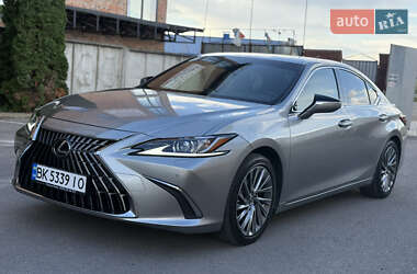 Седан Lexus ES 2024 в Ровно