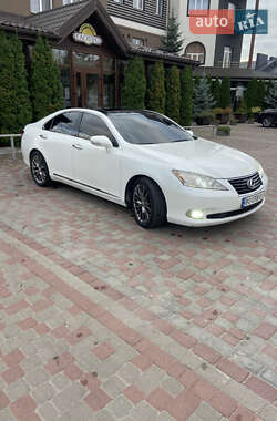 Седан Lexus ES 2011 в Тернополе