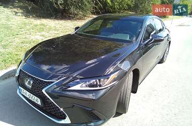Седан Lexus ES 2021 в 