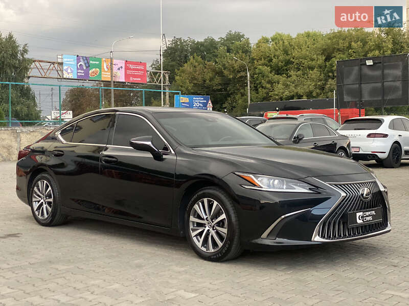 Lexus ES 2020