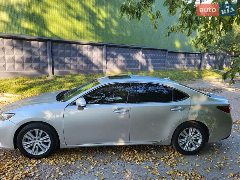 Седан Lexus ES 2014 в Киеве