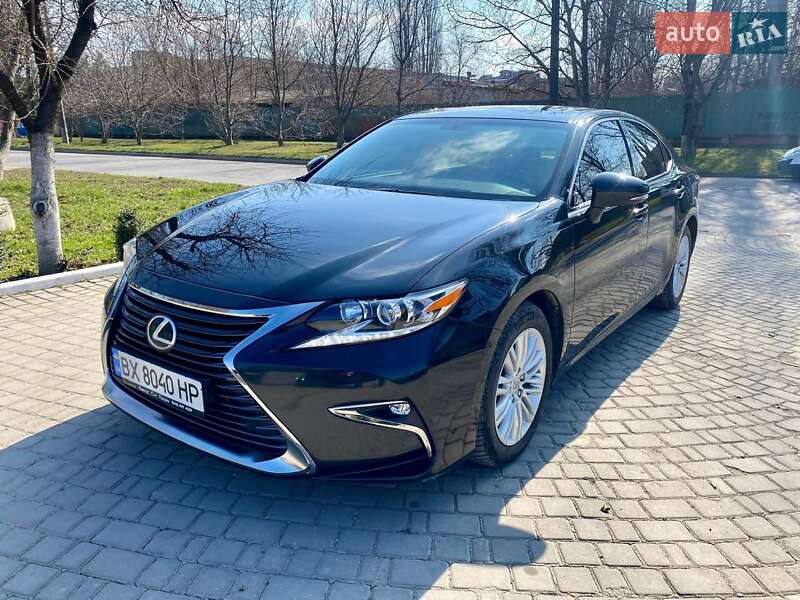 Седан Lexus ES 2017 в Каменец-Подольском