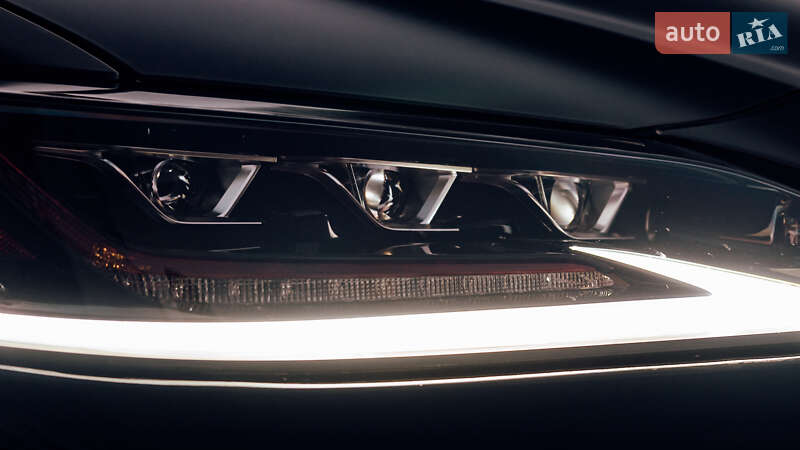 Седан Lexus ES 2019 в Києві