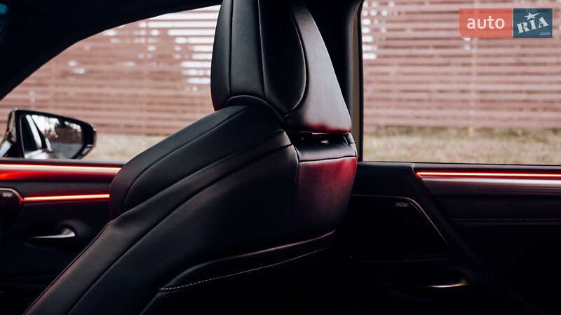 Седан Lexus ES 2019 в Києві