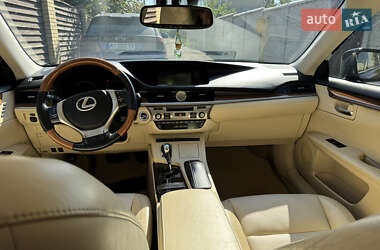 Седан Lexus ES 2014 в 