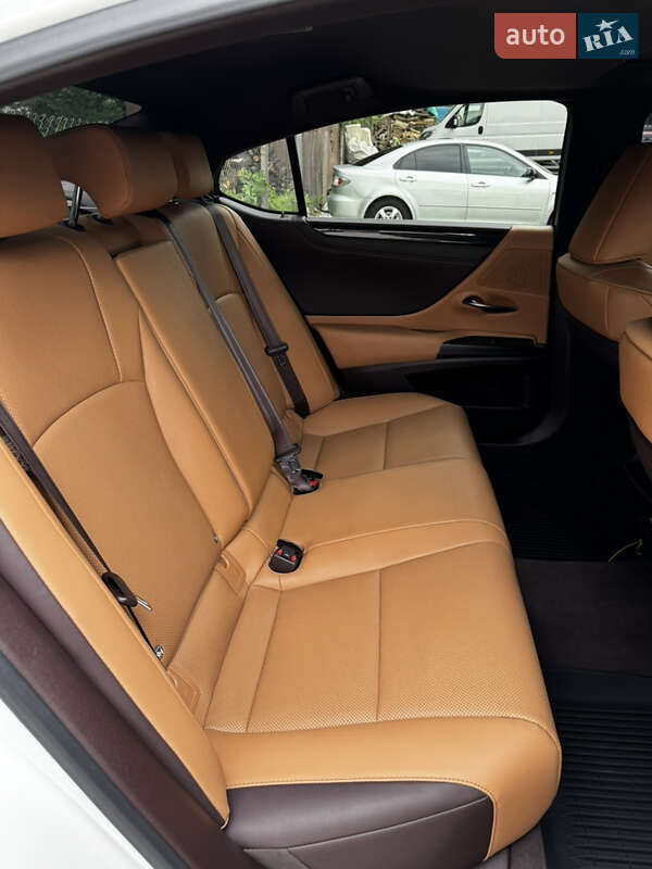 Седан Lexus ES 2021 в Львове фото 17 Седан Lexus ES 2021 в Львове