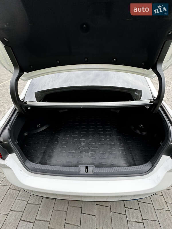 Седан Lexus ES 2021 в Львове фото 31 Седан Lexus ES 2021 в Львове