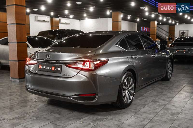 Седан Lexus ES 2019 в Одессе