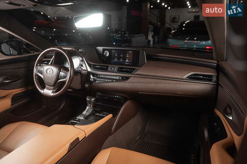 Седан Lexus ES 2019 в Одессе