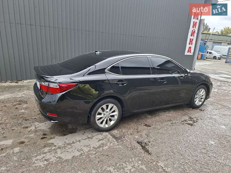 Седан Lexus ES 2012 в Киеве