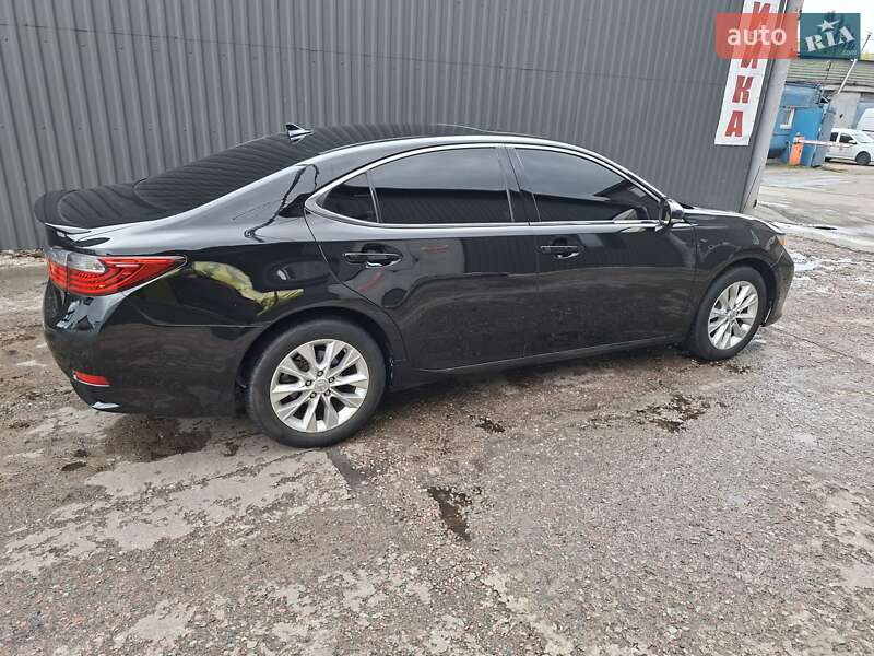 Седан Lexus ES 2012 в Киеве