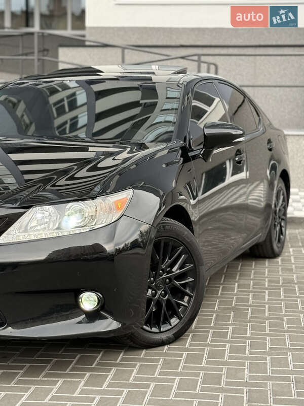 Седан Lexus ES 2014 в Білій Церкві