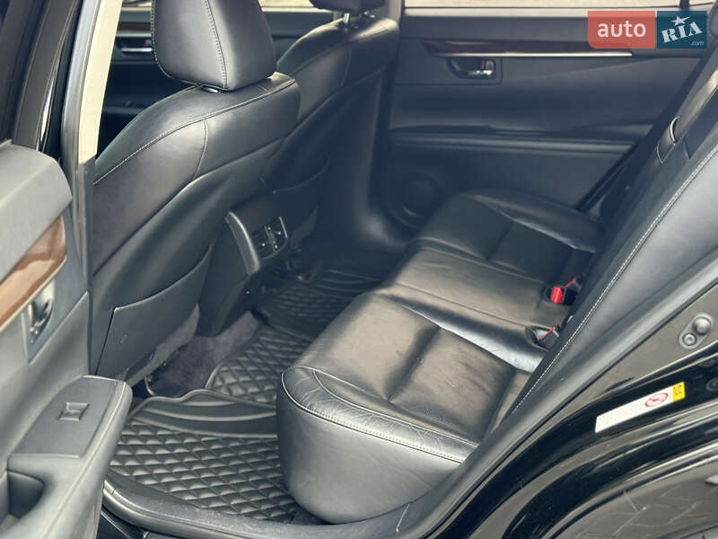 Седан Lexus ES 2014 в Білій Церкві