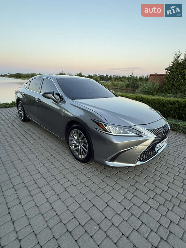Lexus ES 2018