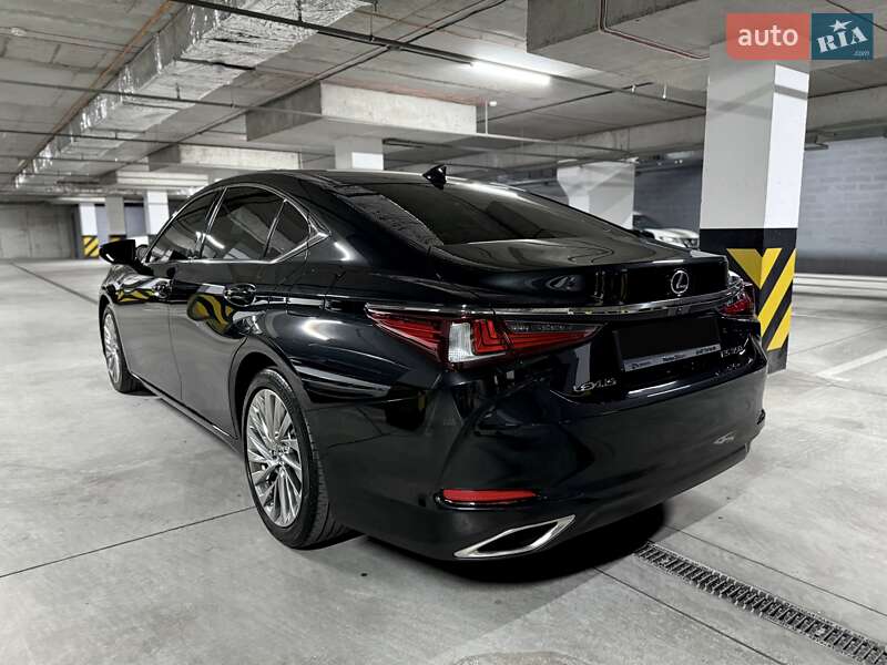 Седан Lexus ES 2022 в Днепре