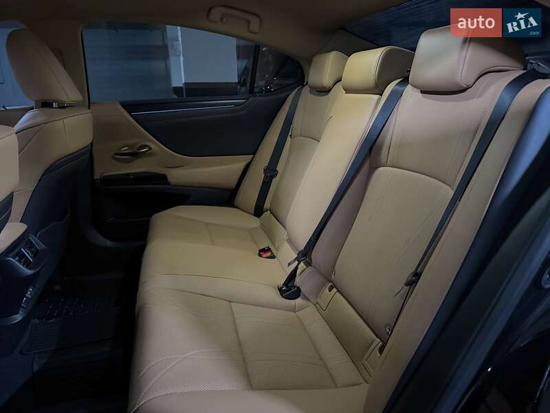 Седан Lexus ES 2022 в Днепре