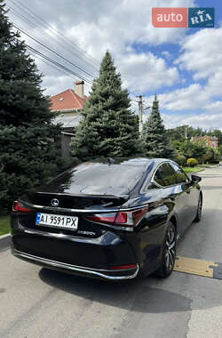 Седан Lexus ES 2021 в Чайках