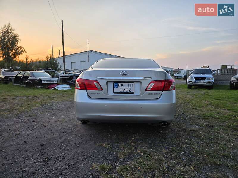 Седан Lexus ES 2007 в Ровно