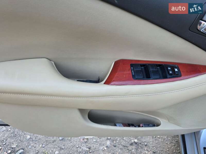 Седан Lexus ES 2007 в Ровно