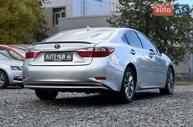 Седан Lexus ES 2014 в Бердичеві
