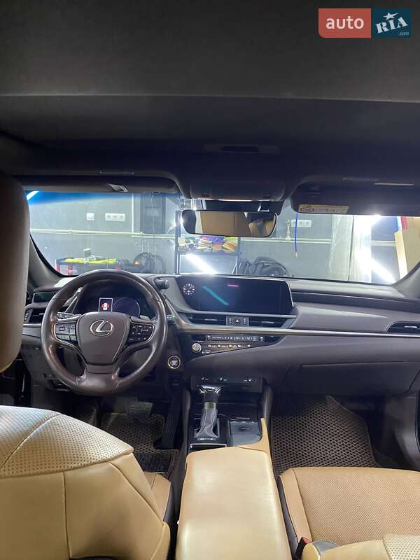 Седан Lexus ES 2020 в Тернополе