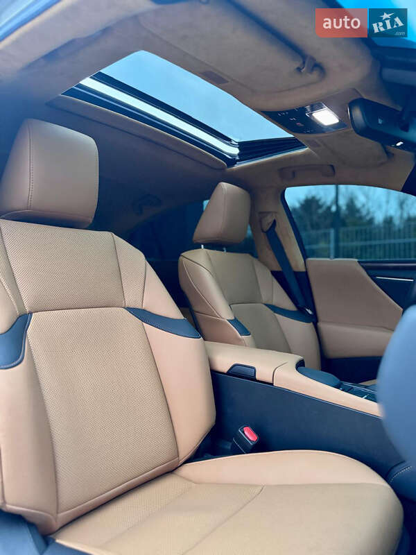 Седан Lexus ES 2021 в Киеве