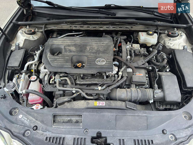 Седан Lexus ES 2021 в Киеве