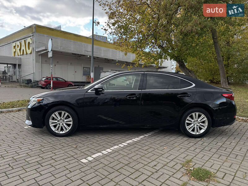 Седан Lexus ES 2014 в Самборе