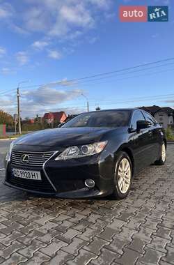 Седан Lexus ES 2013 в 