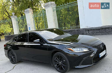Седан Lexus ES 2021 в Киеве