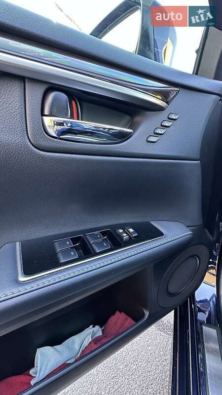 Седан Lexus ES 2017 в Одессе