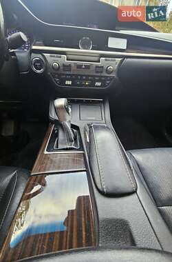 Седан Lexus ES 2016 в 