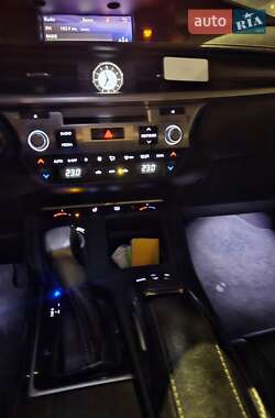 Седан Lexus ES 2016 в 