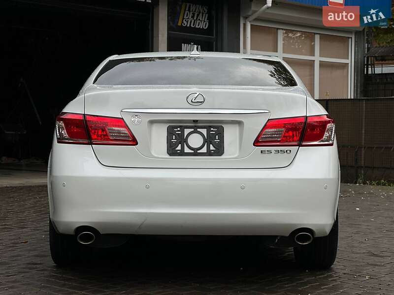 Седан Lexus ES 2012 в Одесі