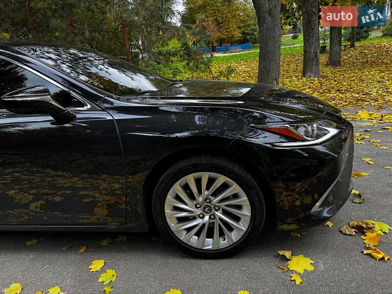 Седан Lexus ES 2021 в Києві