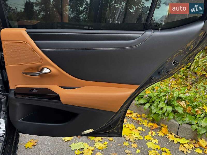 Седан Lexus ES 2021 в Києві