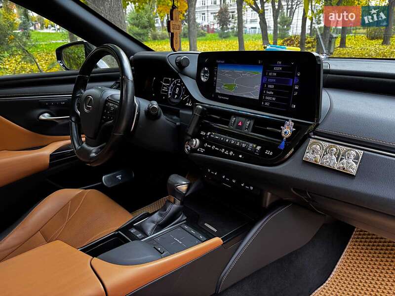 Седан Lexus ES 2021 в Києві