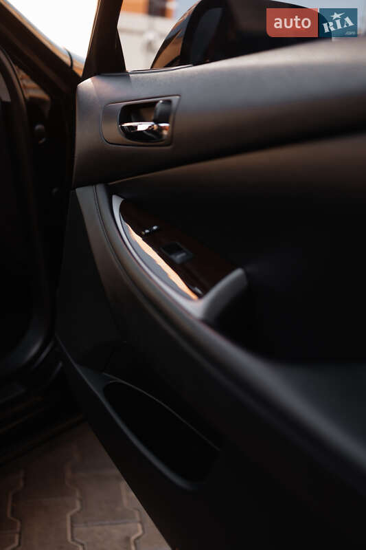 Седан Lexus ES 2010 в Одесі