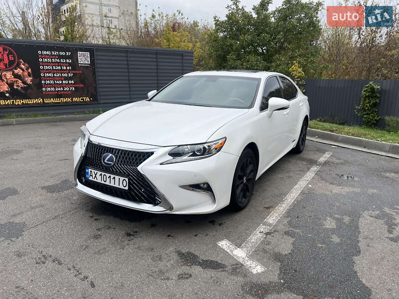 Седан Lexus ES 2012 в 