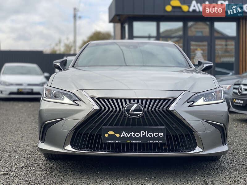 Седан Lexus ES 2021 в Луцке