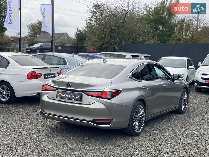 Седан Lexus ES 2021 в Луцке