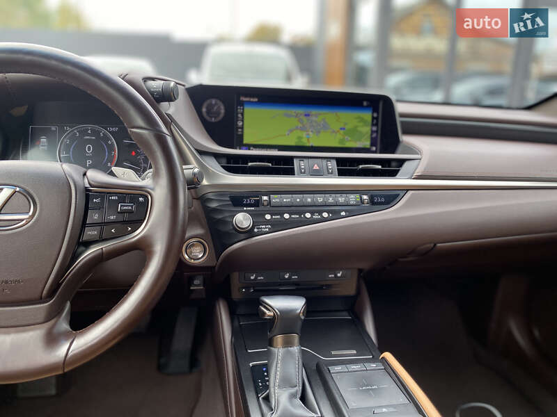 Седан Lexus ES 2021 в Луцке