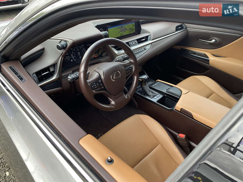 Седан Lexus ES 2021 в Луцке