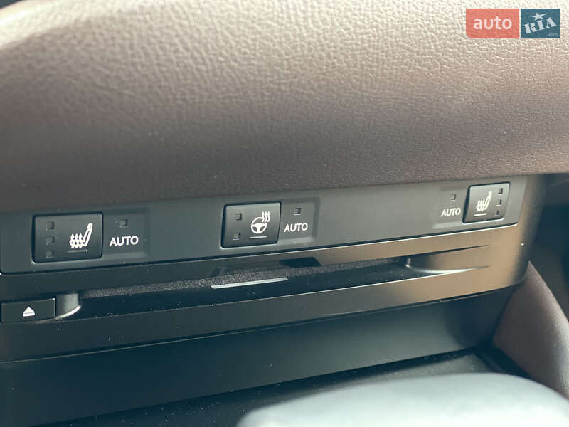 Седан Lexus ES 2021 в Луцке