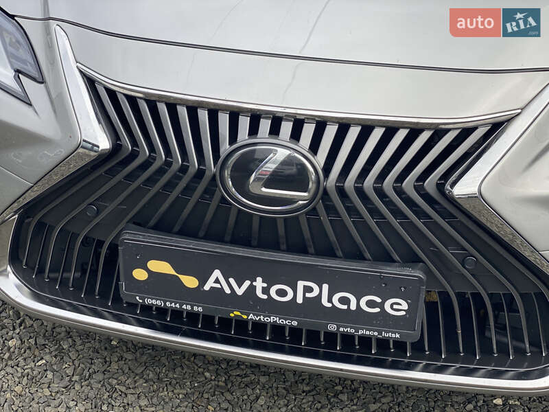 Седан Lexus ES 2021 в Луцке