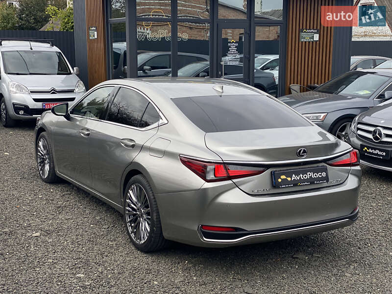 Седан Lexus ES 2021 в Луцке