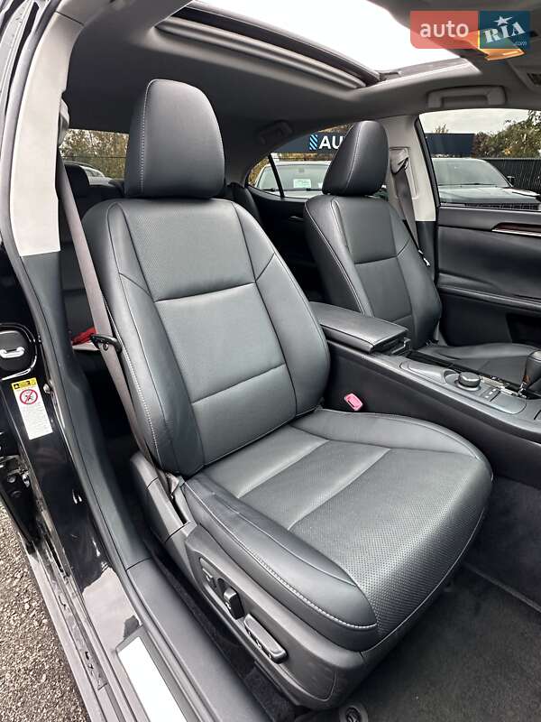 Седан Lexus ES 2015 в Белогородке фото 27 Седан Lexus ES 2015 в Белогородке