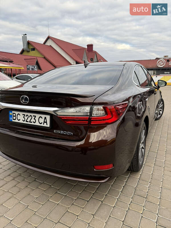 Седан Lexus ES 2015 в Львові фото 16 Седан Lexus ES 2015 в Львові